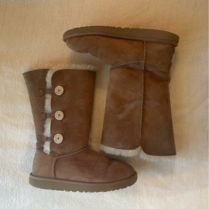 Ugg Bailey Button Chestnut Boots Genuine Sheepskin and Leather